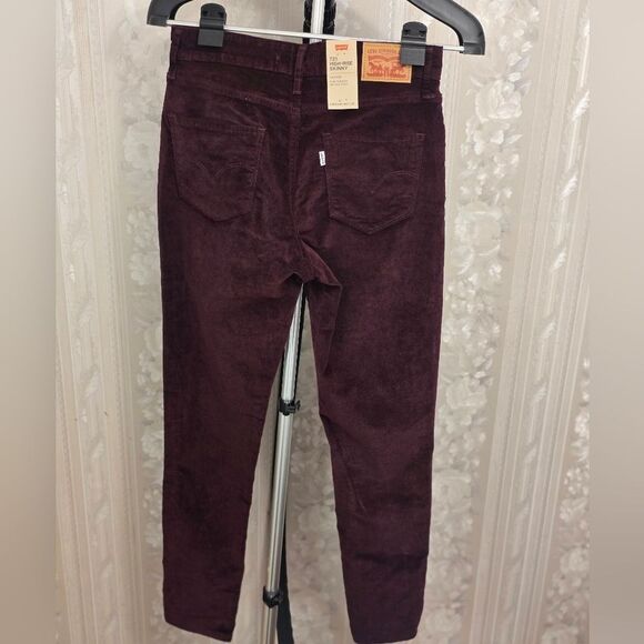 Levi's 721 Women's Burgundy 5 Pockets High Rise Jeans NWT - Picture 2 of 5